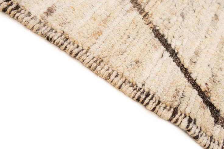 Detail image of 4' 2 x 6' 7 Hand Knotted Moroccan Wool Rug