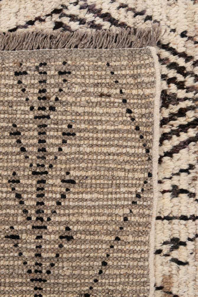 5' 10 x 7' 7 Hand Knotted Moroccan Wool Rug
