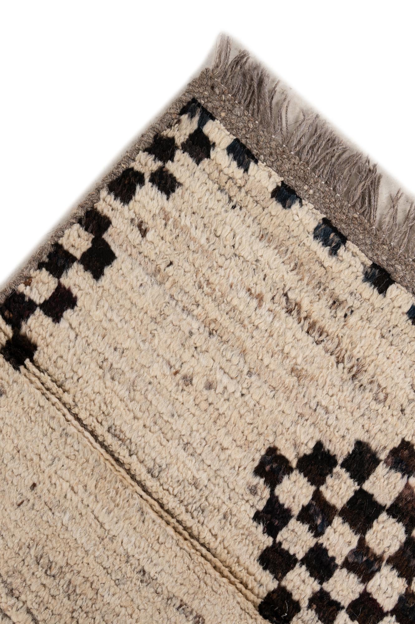 5' 8 x 7' 7 Hand Knotted Moroccan Wool Rug