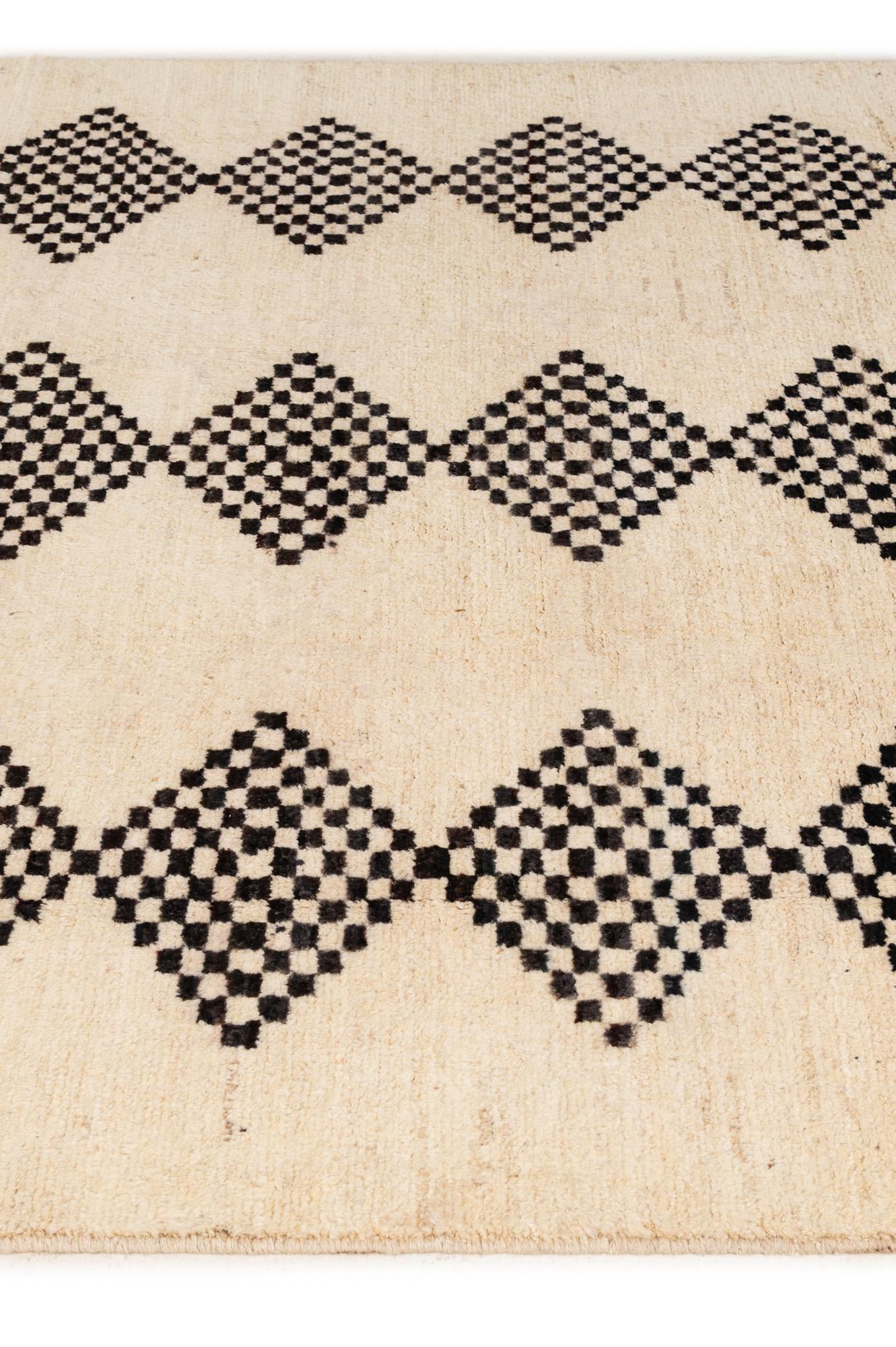 5' 7 x 7' 7 Hand Knotted Moroccan Wool Rug