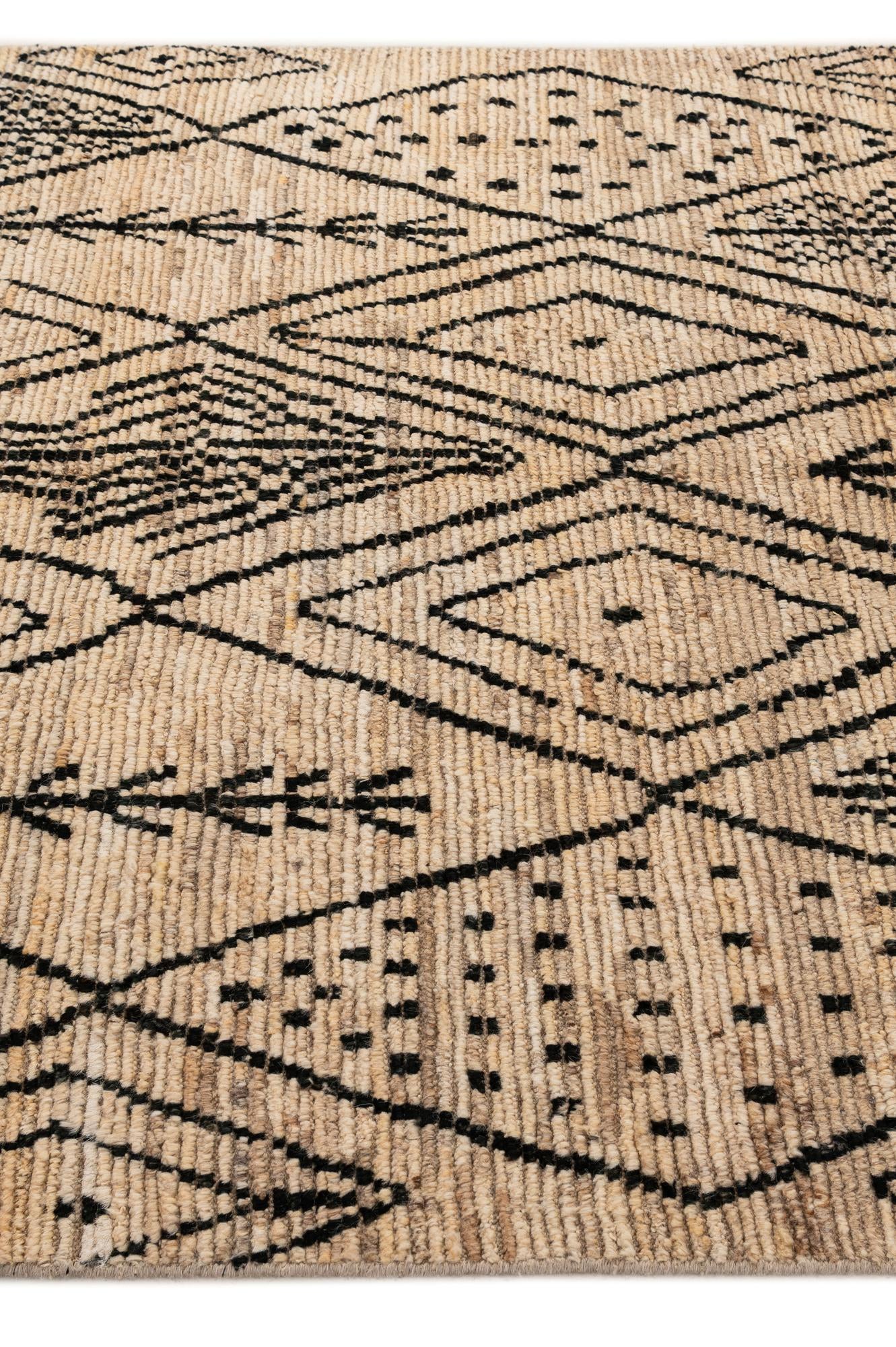 5' 9 x 7' 6 Hand Knotted Moroccan Wool Rug