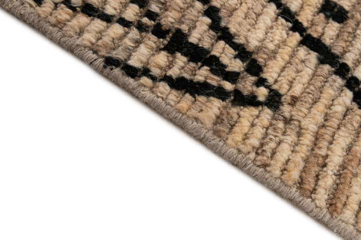 5' 9 x 7' 6 Hand Knotted Moroccan Wool Rug