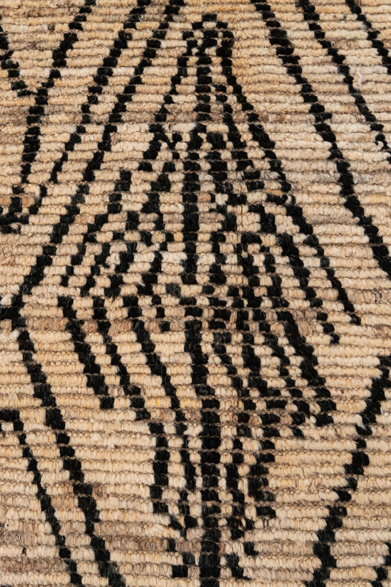 5' 9 x 7' 6 Hand Knotted Moroccan Wool Rug