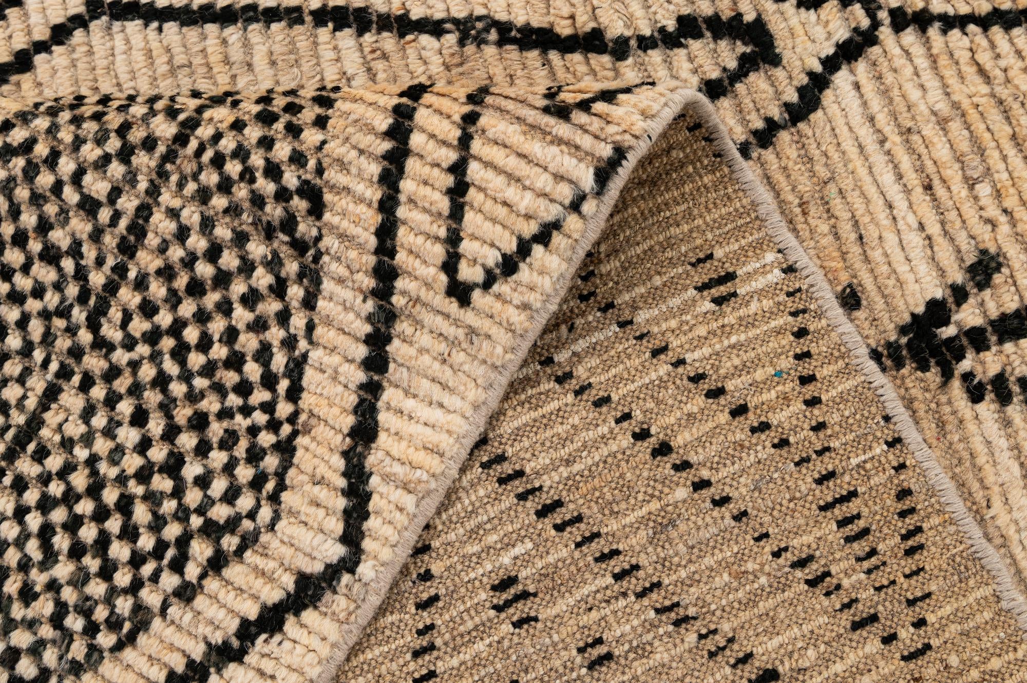 5' 9 x 7' 6 Hand Knotted Moroccan Wool Rug