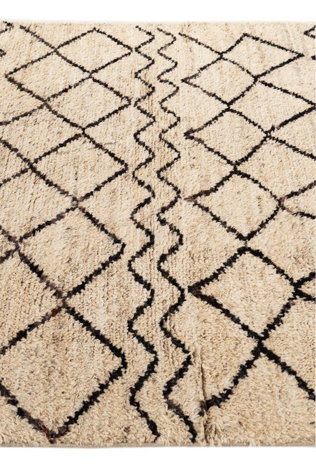 Detail image of 5' 5 x 7' 8 Hand Knotted Moroccan Wool Rug