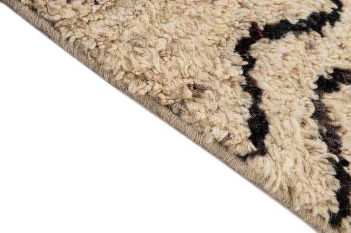 5' 5 x 7' 8 Hand Knotted Moroccan Wool Rug