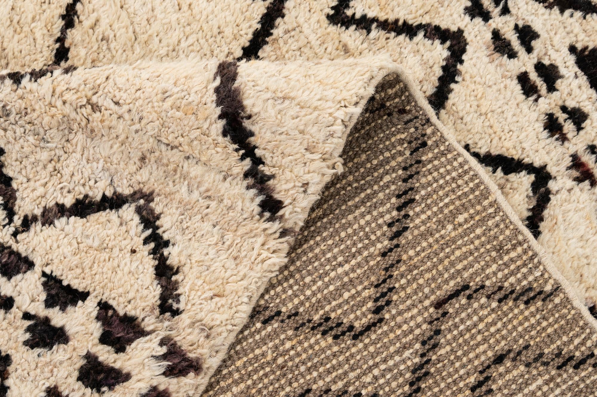 5' 5 x 7' 8 Hand Knotted Moroccan Wool Rug