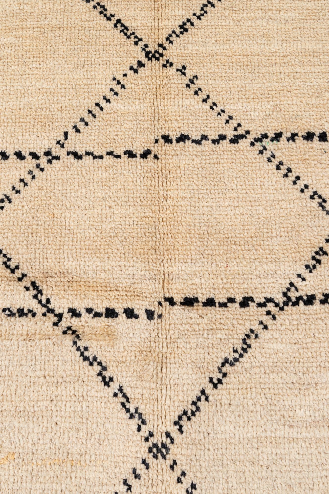 5' 6 x 8' Hand Knotted Moroccan Wool Rug