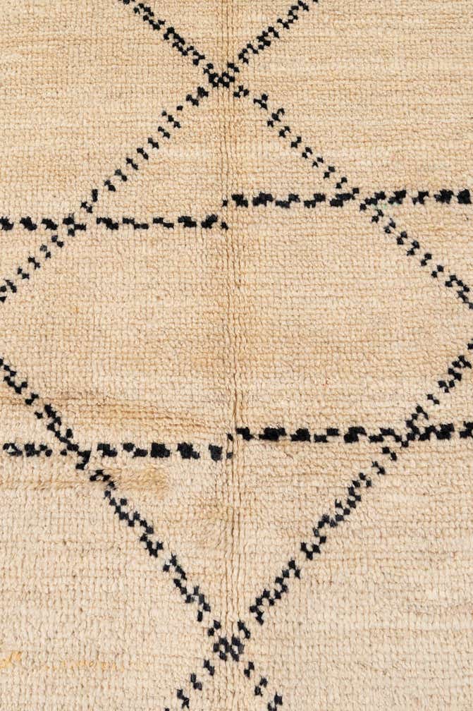 5' 6 x 8' Hand Knotted Moroccan Wool Rug