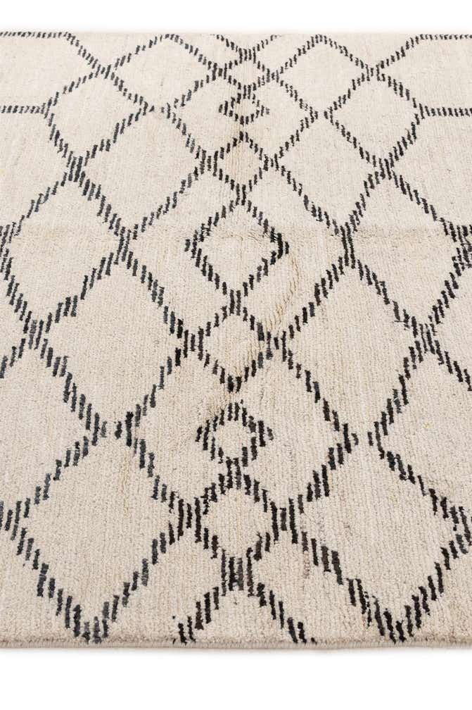 5' 6 x 8' 1 Hand Knotted Moroccan Wool Rug