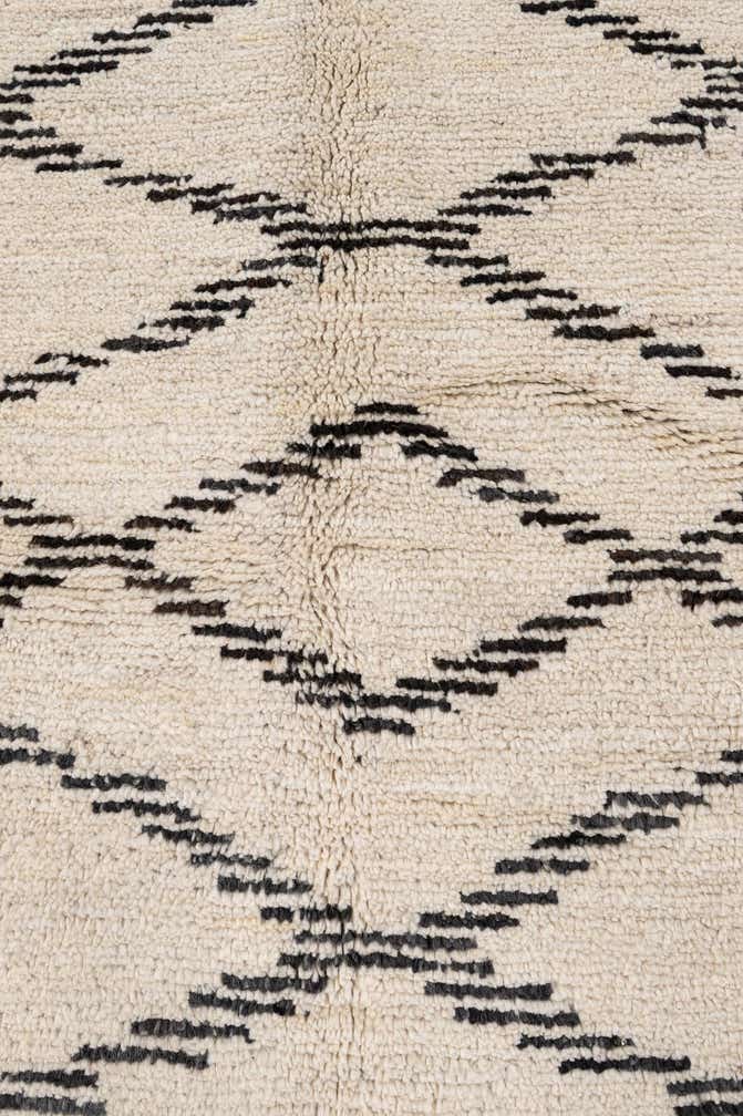 5' 6 x 8' 1 Hand Knotted Moroccan Wool Rug