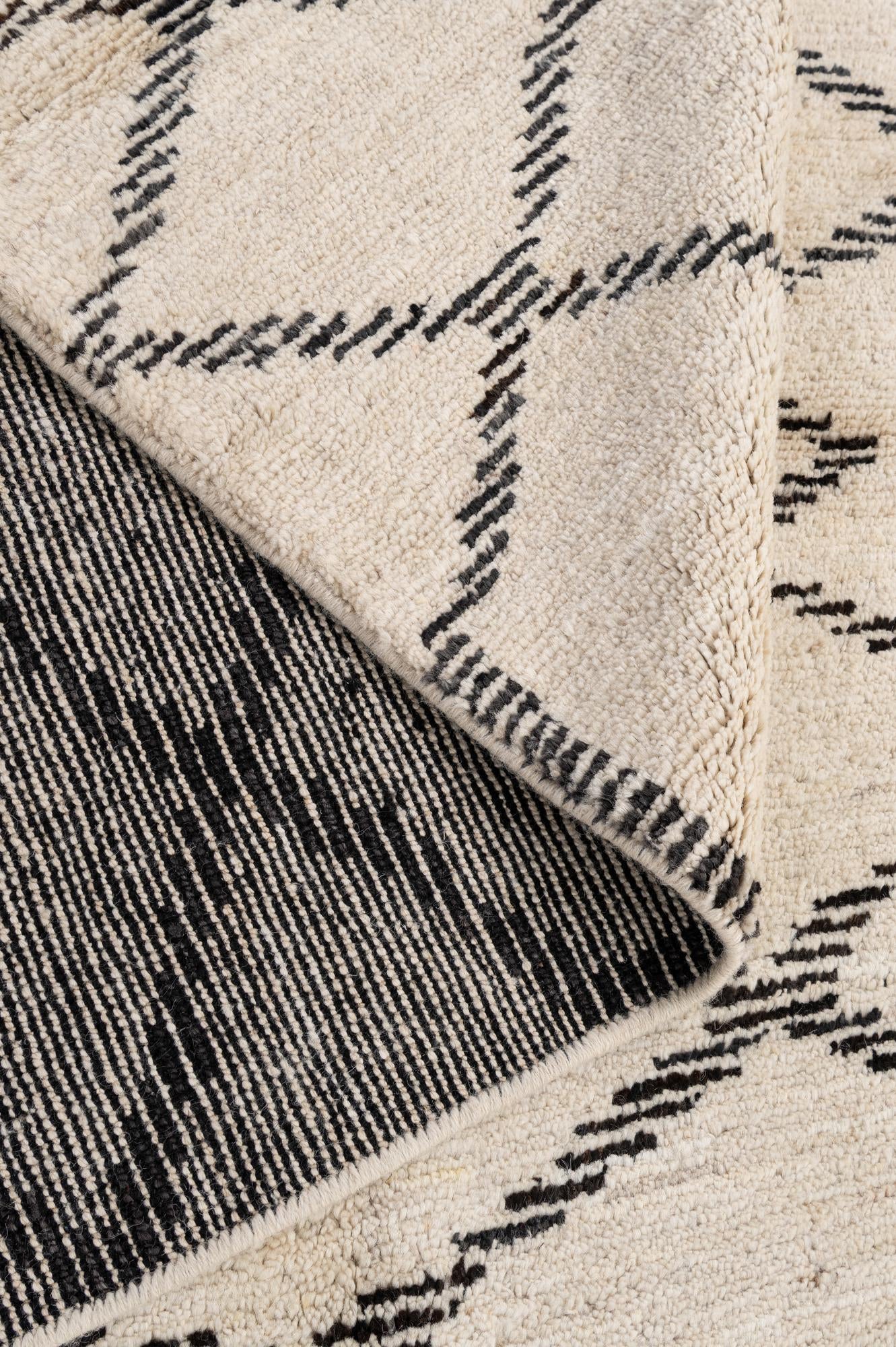 5' 6 x 8' 1 Hand Knotted Moroccan Wool Rug