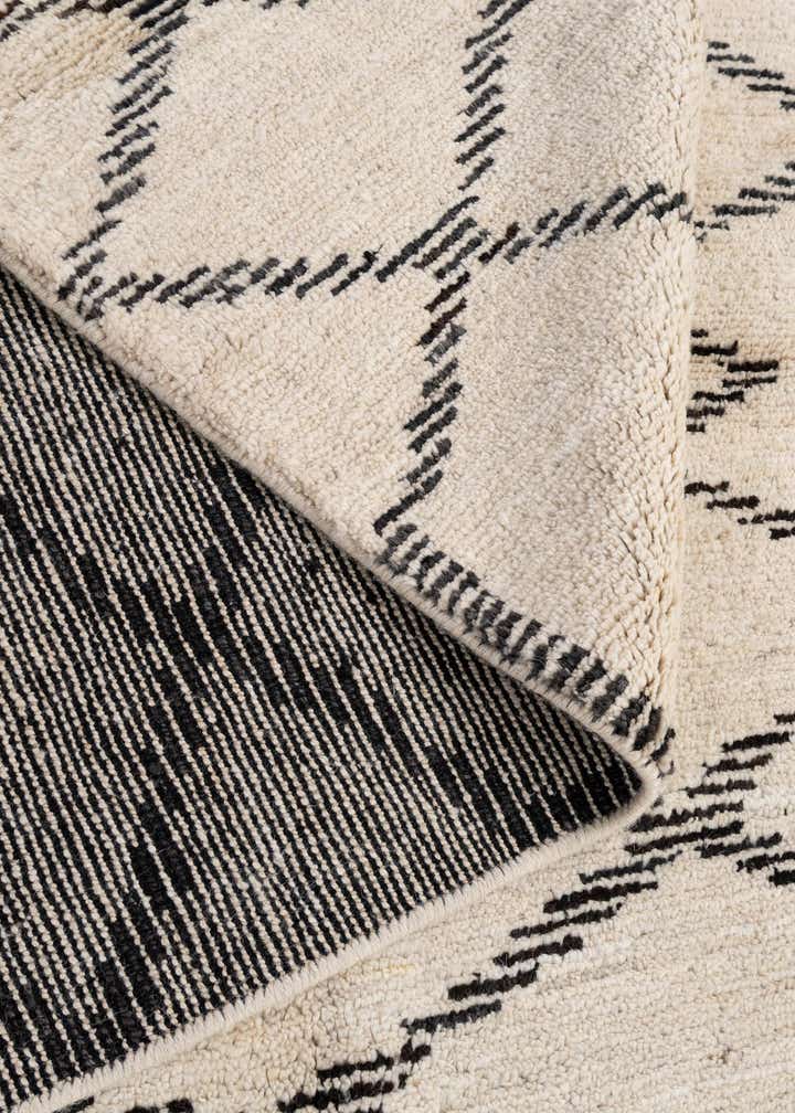 5' 6 x 8' 1 Hand Knotted Moroccan Wool Rug