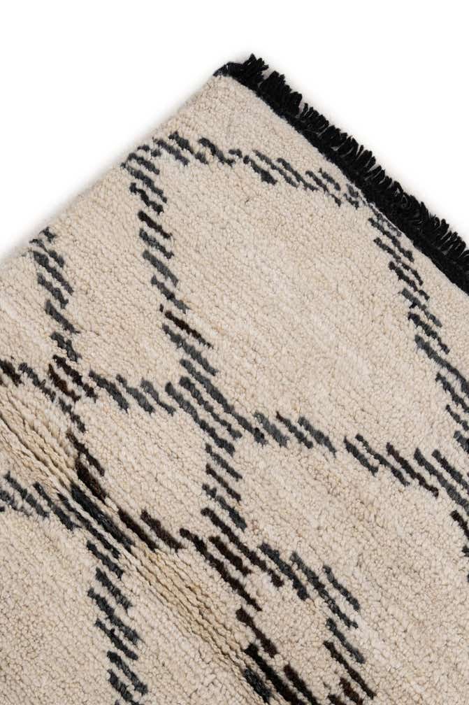 5' 6 x 8' 1 Hand Knotted Moroccan Wool Rug