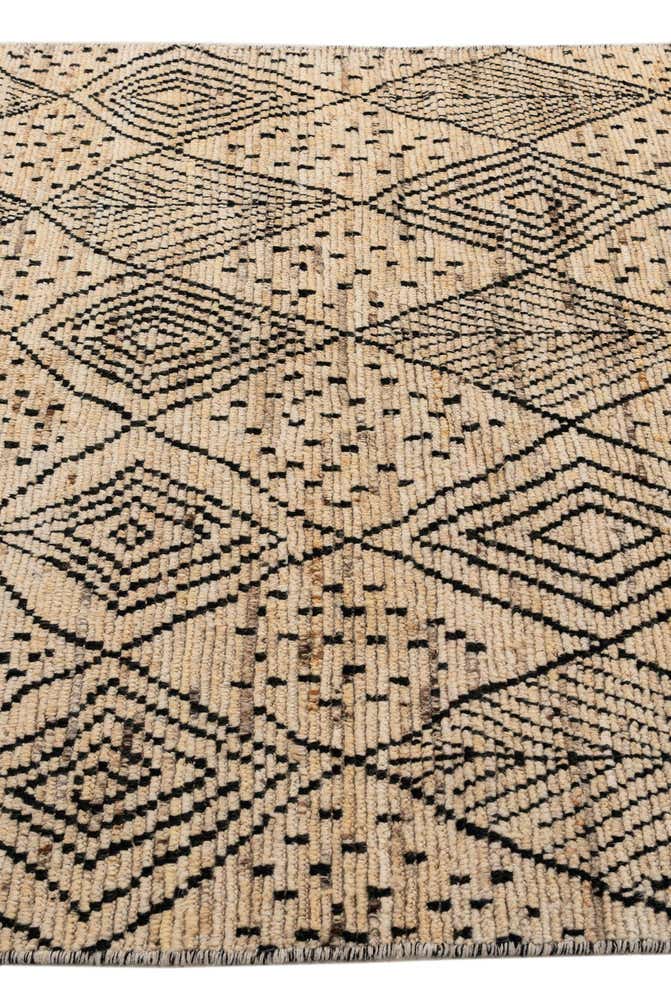 5' 9 x 7' 5 Hand Knotted Moroccan Wool Rug