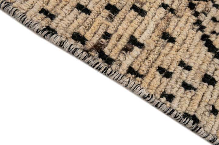 5' 9 x 7' 5 Hand Knotted Moroccan Wool Rug