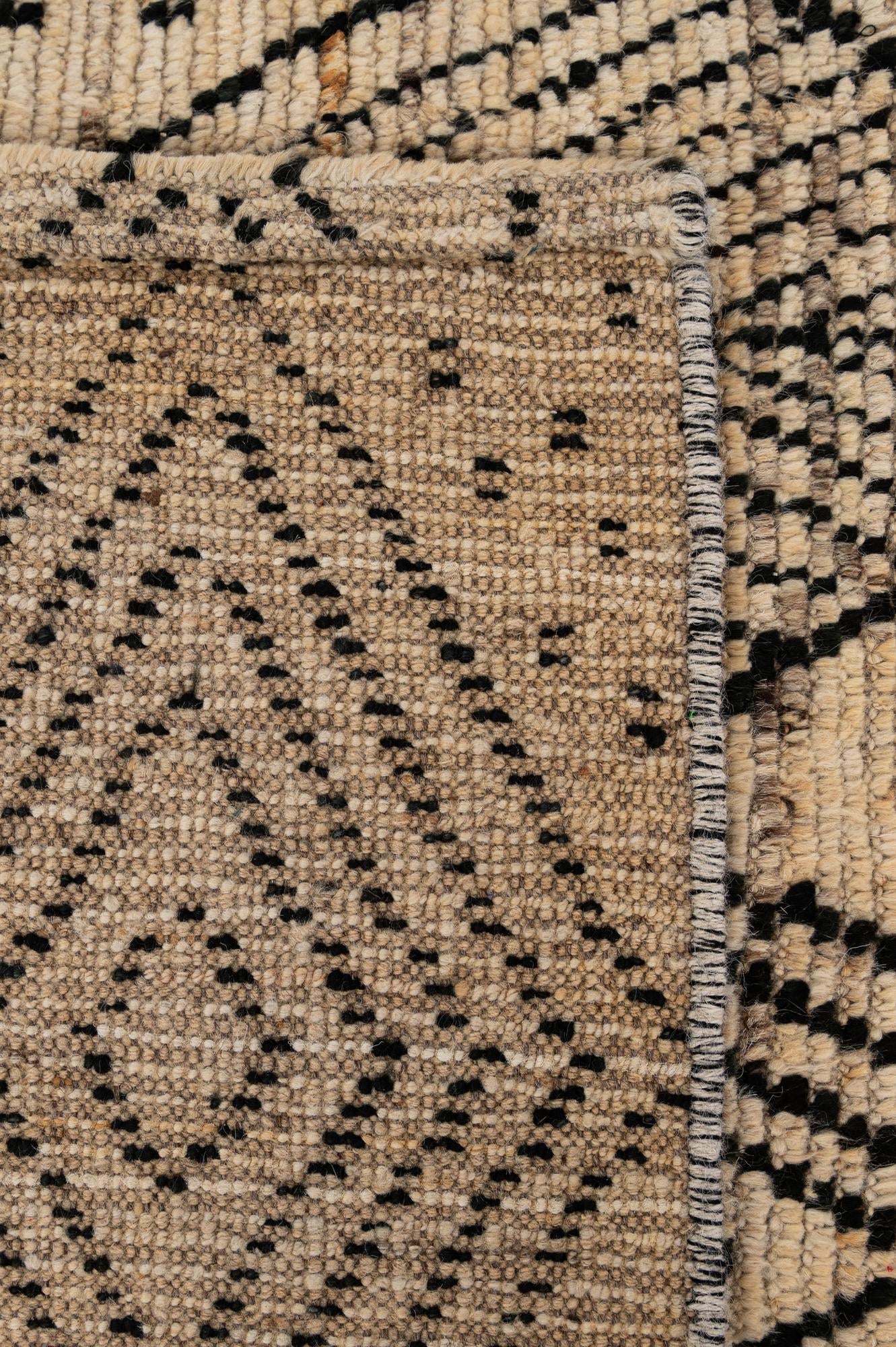 5' 9 x 7' 5 Hand Knotted Moroccan Wool Rug