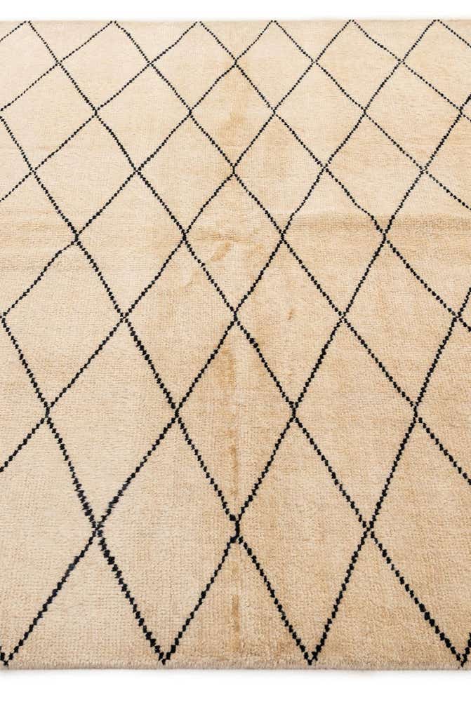 5' 9 x 8' 3 Hand Knotted Moroccan Wool Rug