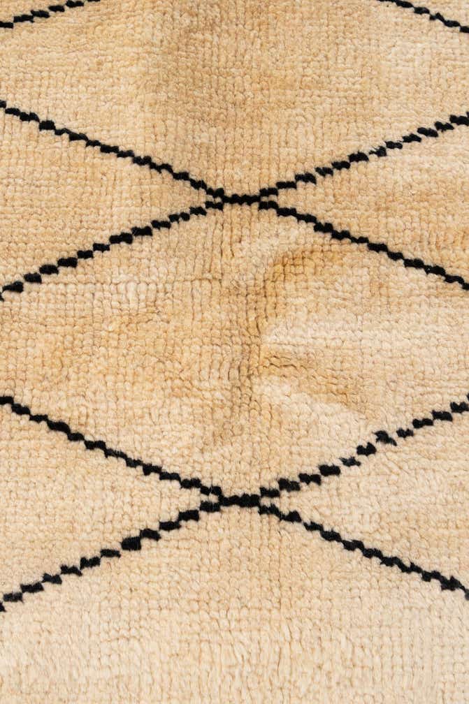 5' 9 x 8' 3 Hand Knotted Moroccan Wool Rug