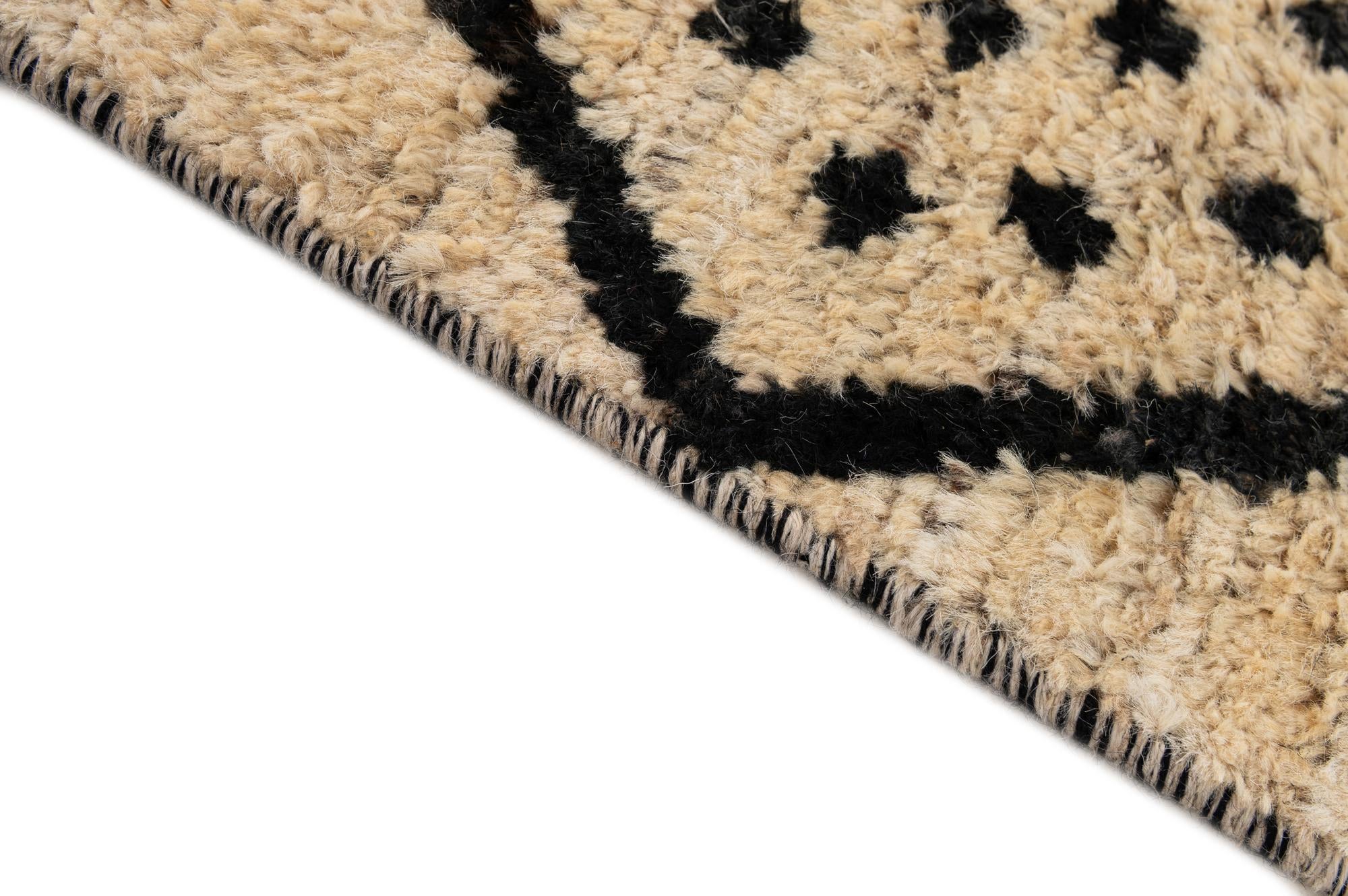 5' 10 x 9' 7 Hand Knotted Moroccan Wool Rug