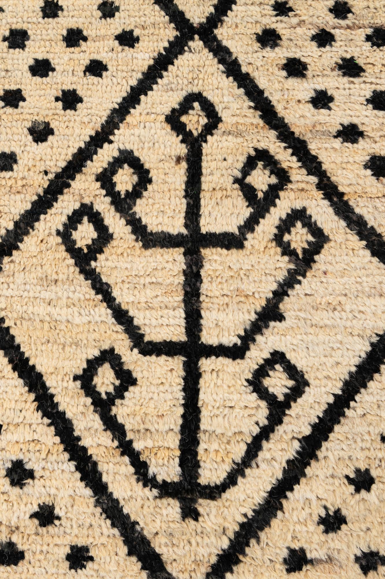 5' 10 x 9' 7 Hand Knotted Moroccan Wool Rug