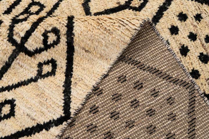 5' 10 x 9' 7 Hand Knotted Moroccan Wool Rug
