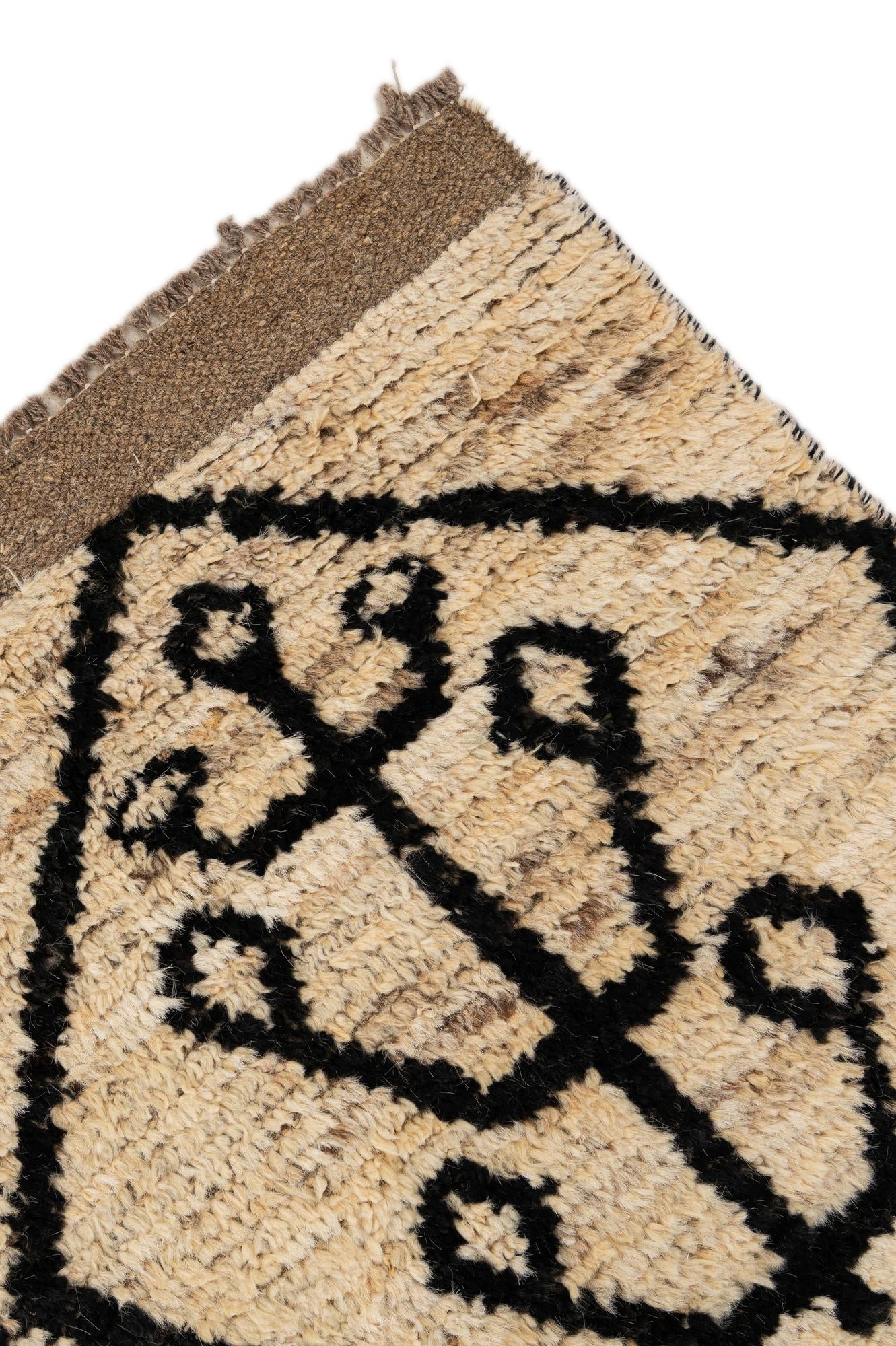 5' 10 x 9' 7 Hand Knotted Moroccan Wool Rug