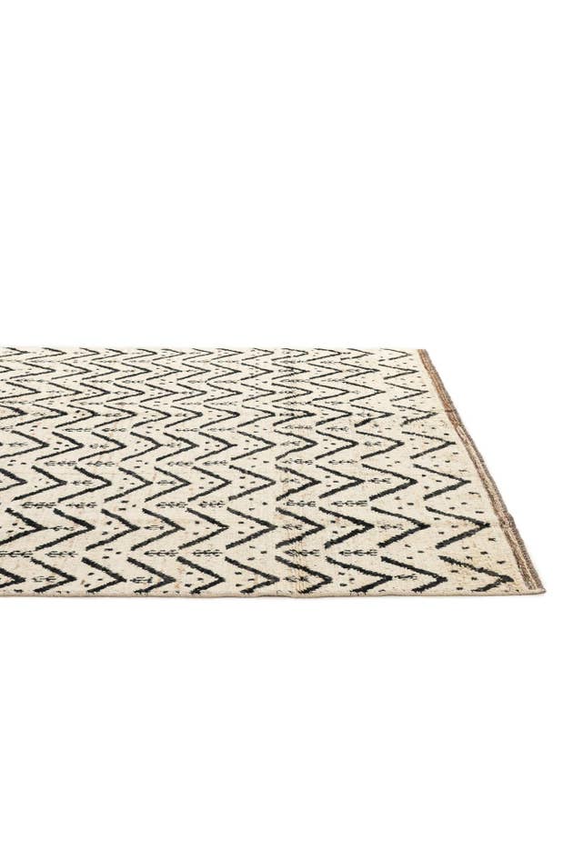 Detail image of 6' 3 x 8' 10 Hand Knotted Moroccan Wool Rug