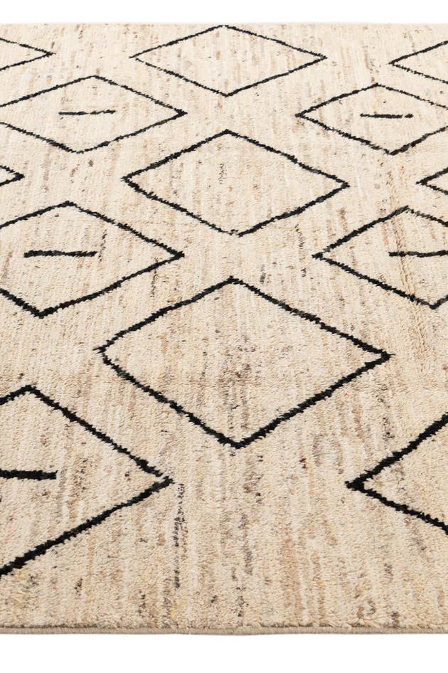 Detail image of 6' 8 x 9' 9 Hand Knotted Moroccan Wool Rug