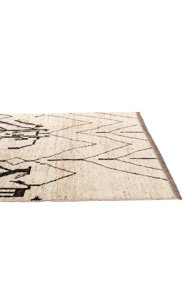 Detail image of 6' 8 x 9' 5 Hand Knotted Moroccan Wool Rug
