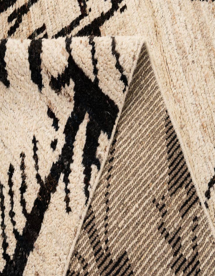 Detail image of 6' 8 x 9' 5  Hand Knotted Moroccan Wool Rug