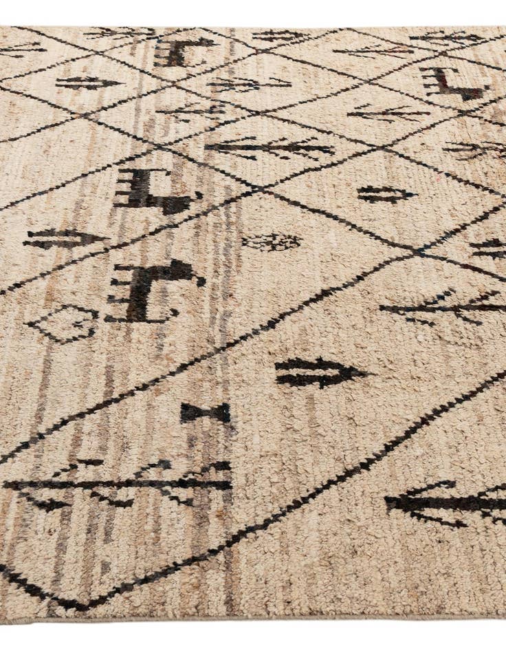 Detail image of 6' 9 x 9' 11  Hand Knotted Moroccan Wool Rug