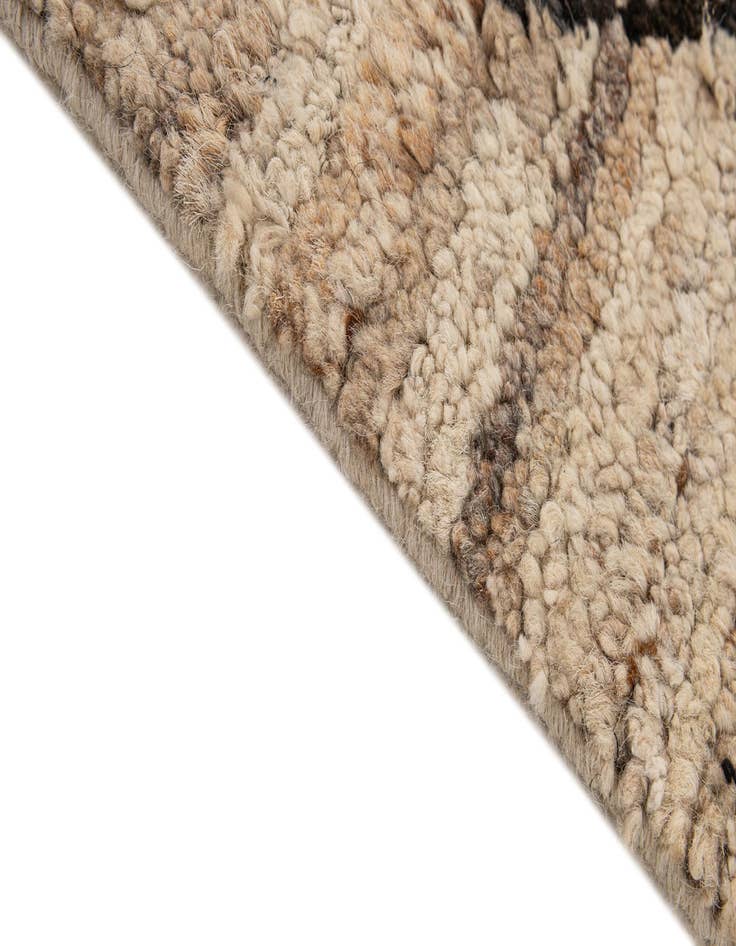 Detail image of 6' 9 x 9' 11  Hand Knotted Moroccan Wool Rug