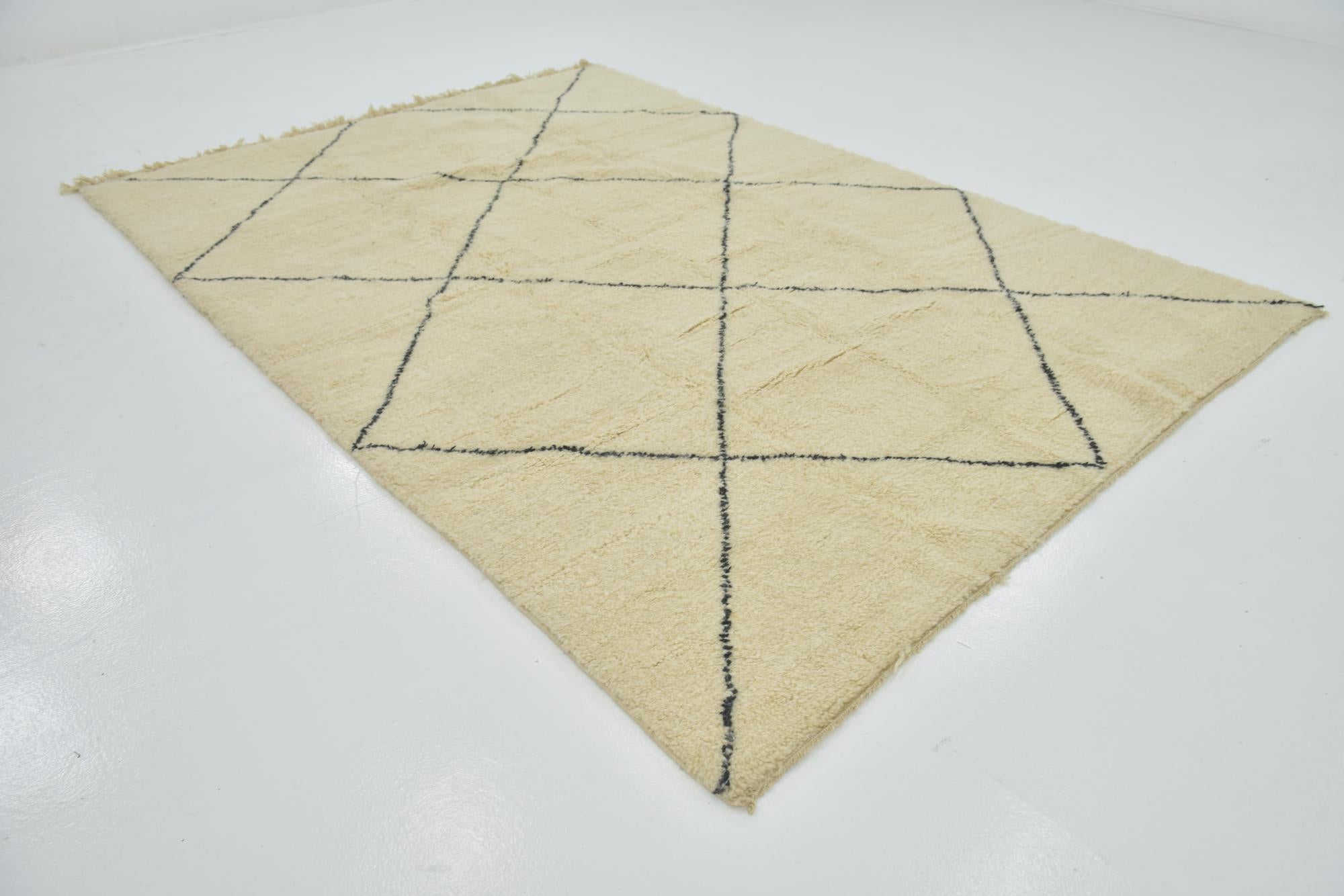 7' x 10' 2 Hand Knotted Moroccan Wool Rug