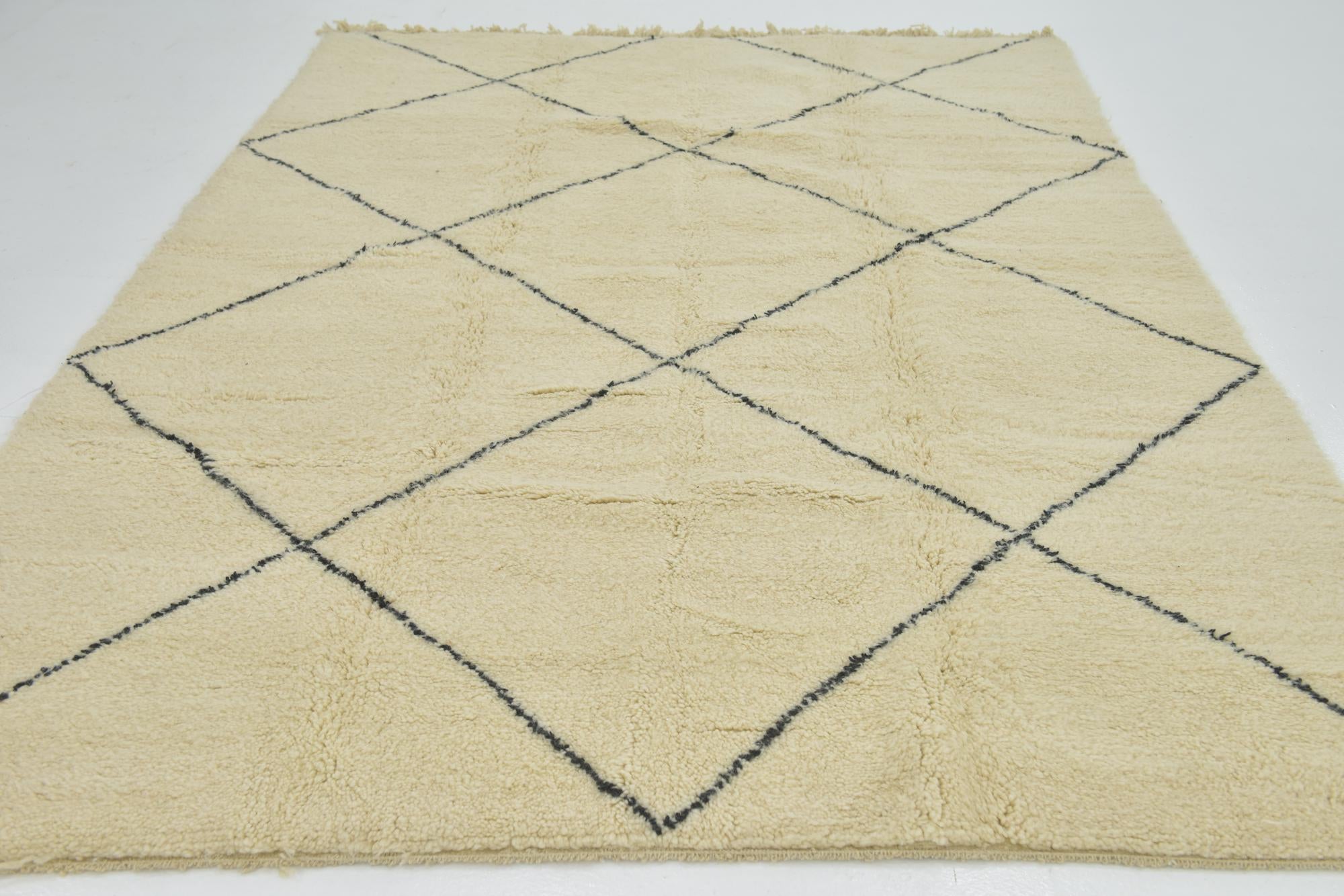 7' x 10' 2 Hand Knotted Moroccan Wool Rug