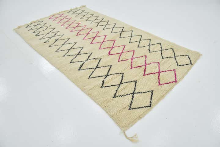 4' 10 x 8' 5 Hand Knotted Moroccan Wool Rug