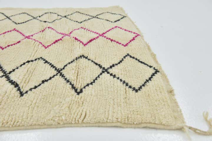 4' 10 x 8' 5 Hand Knotted Moroccan Wool Rug