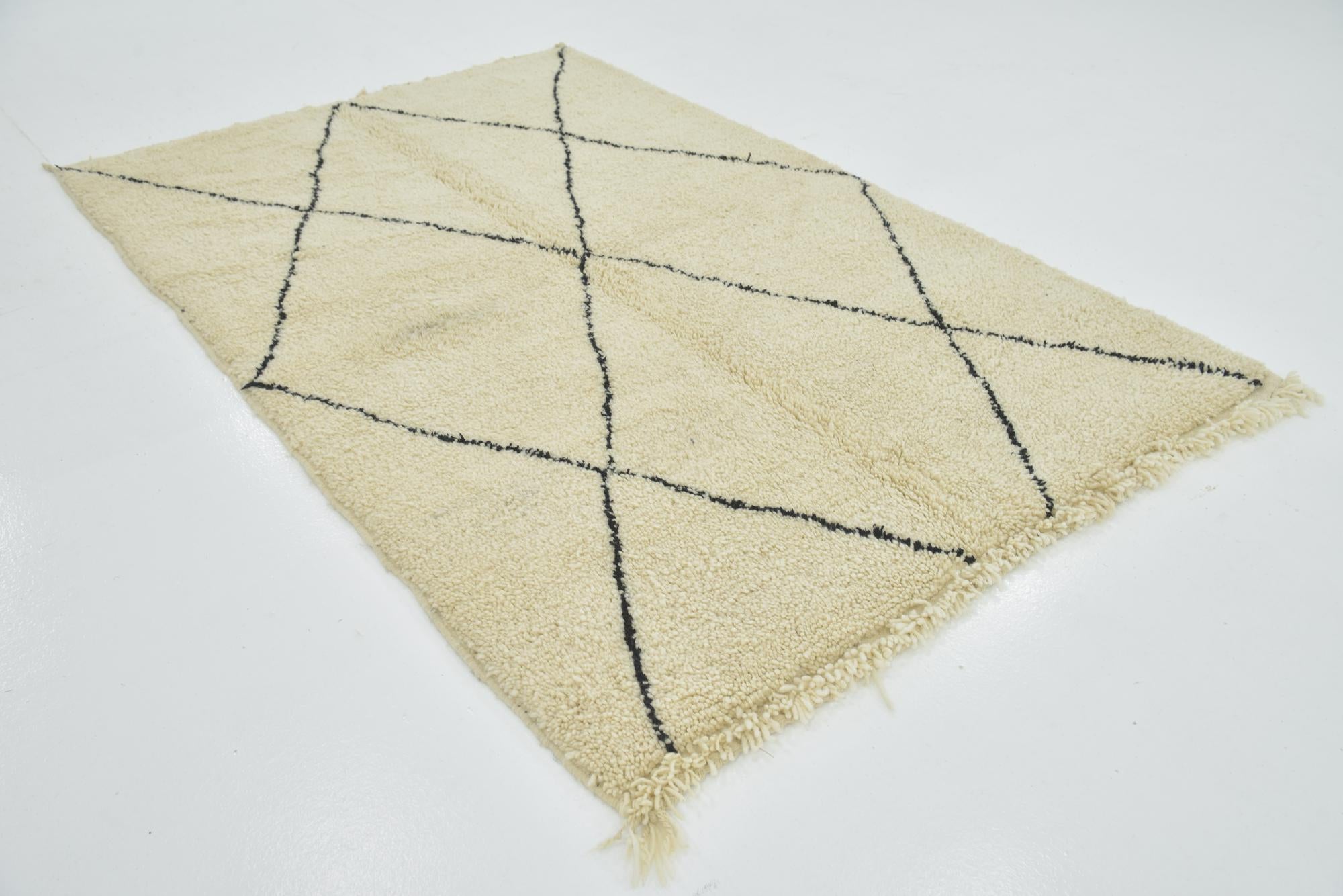 5' 3 x 8' Hand Knotted Moroccan Wool Rug