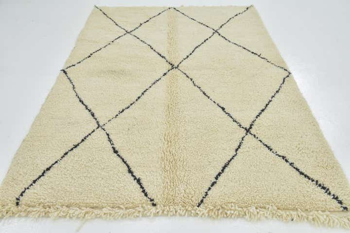 5' 3 x 8' Hand Knotted Moroccan Wool Rug
