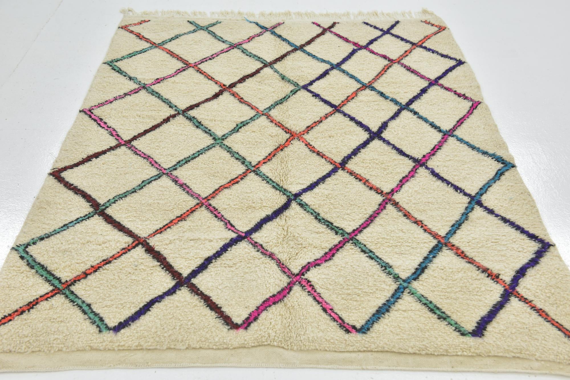 4' 10 x 6' 4 Hand Knotted Moroccan Wool Rug