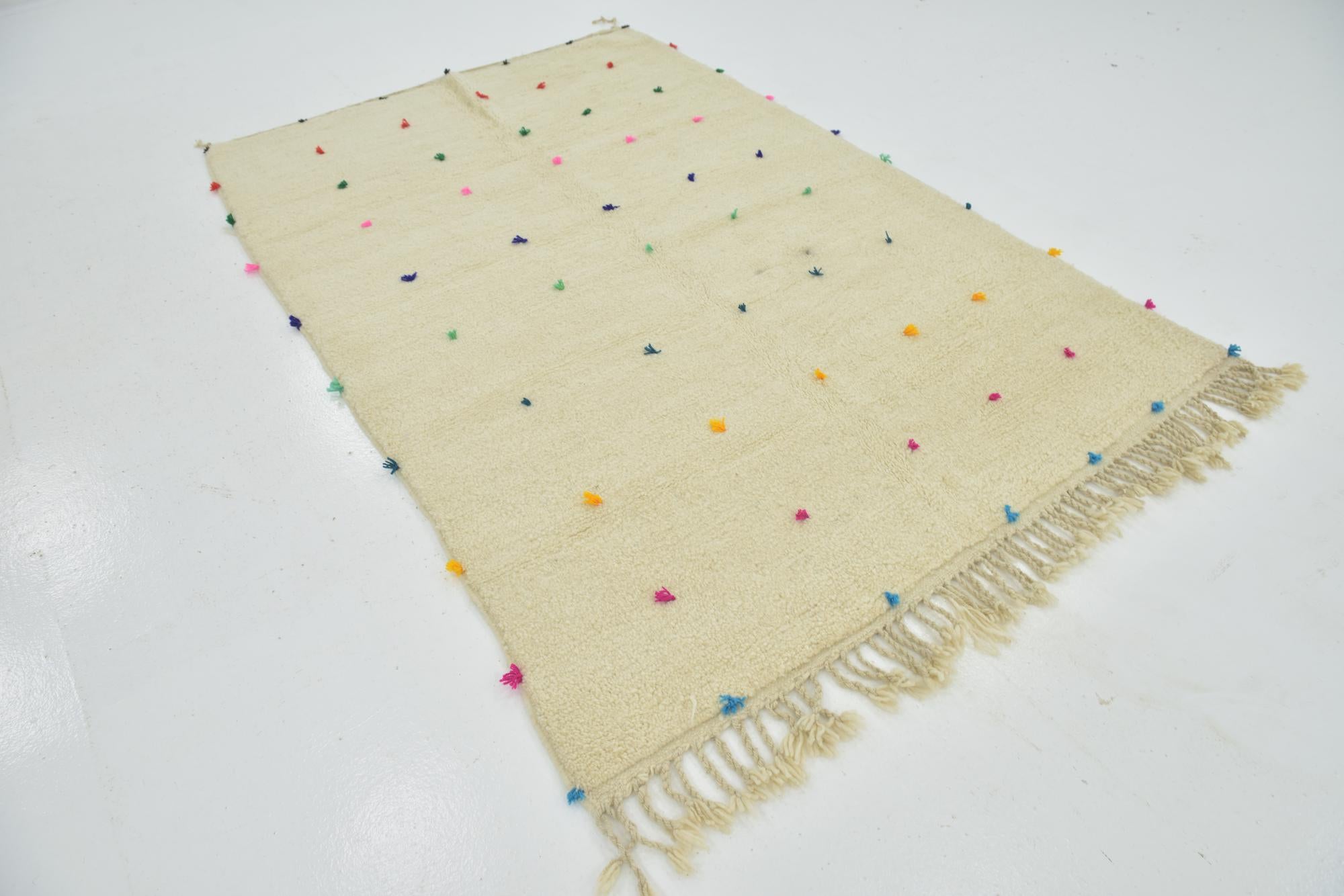 5' 4 x 8' 2 Hand Knotted Moroccan Wool Rug