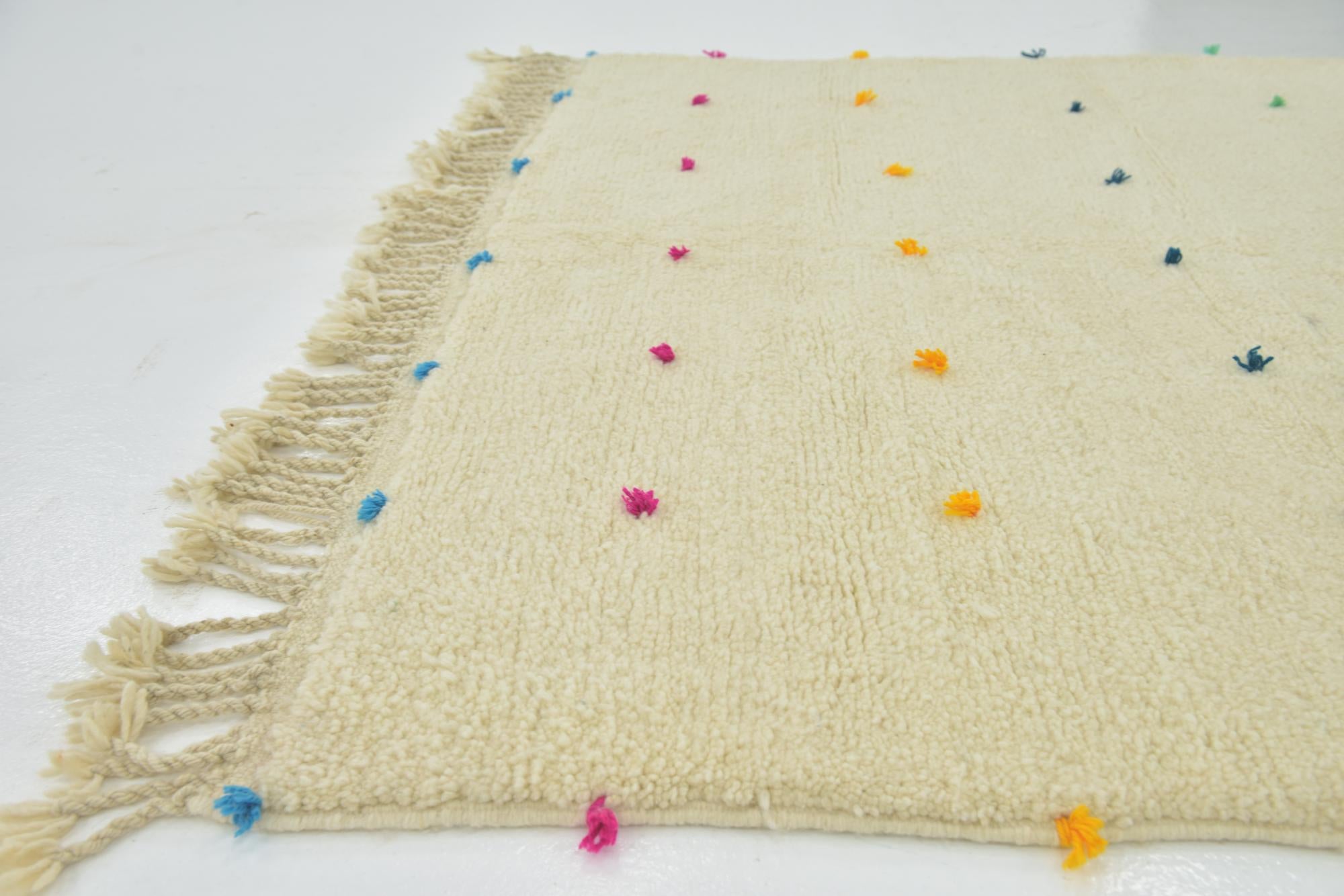 5' 4 x 8' 2 Hand Knotted Moroccan Wool Rug