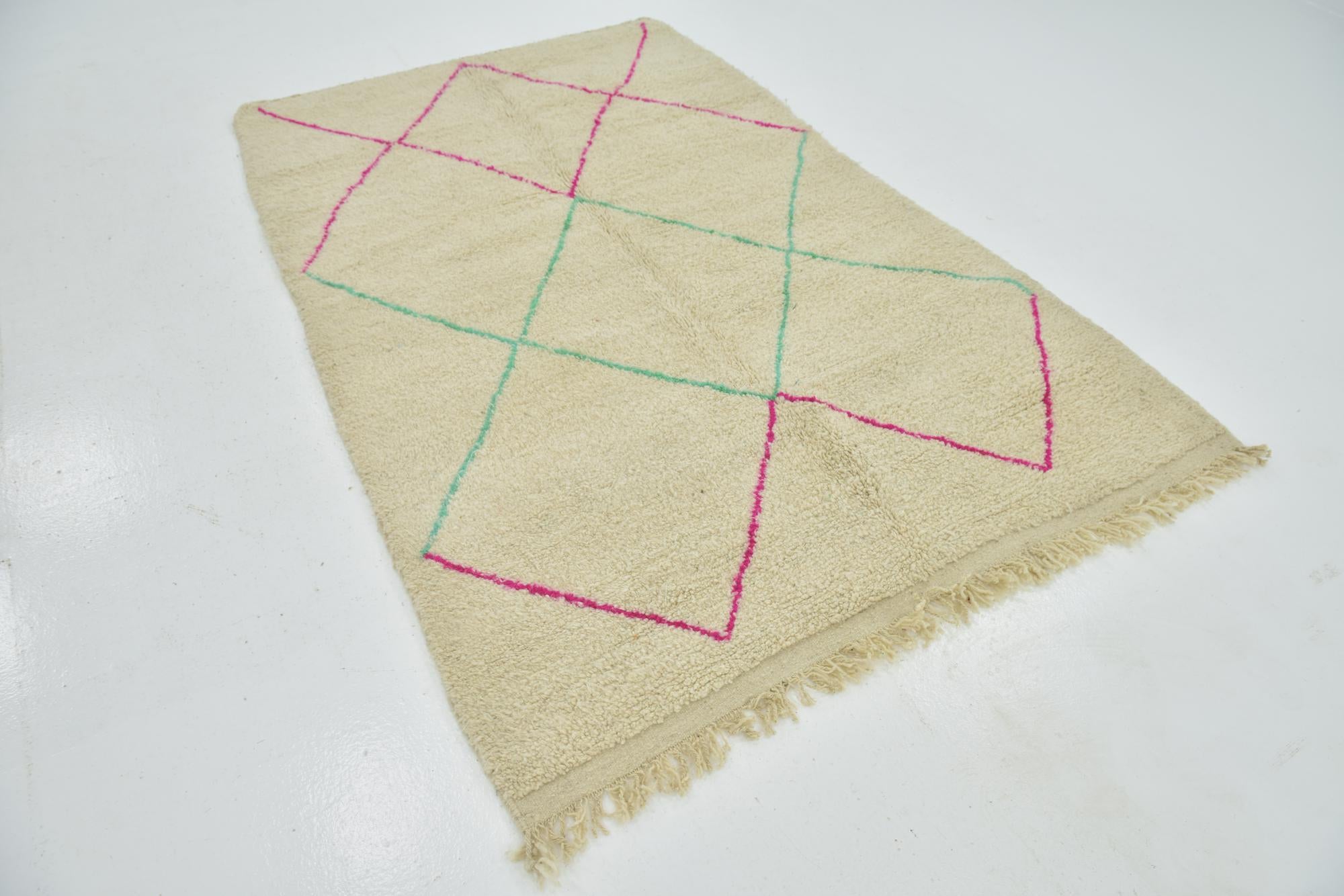 5' 2 x 8' Hand Knotted Moroccan Wool Rug