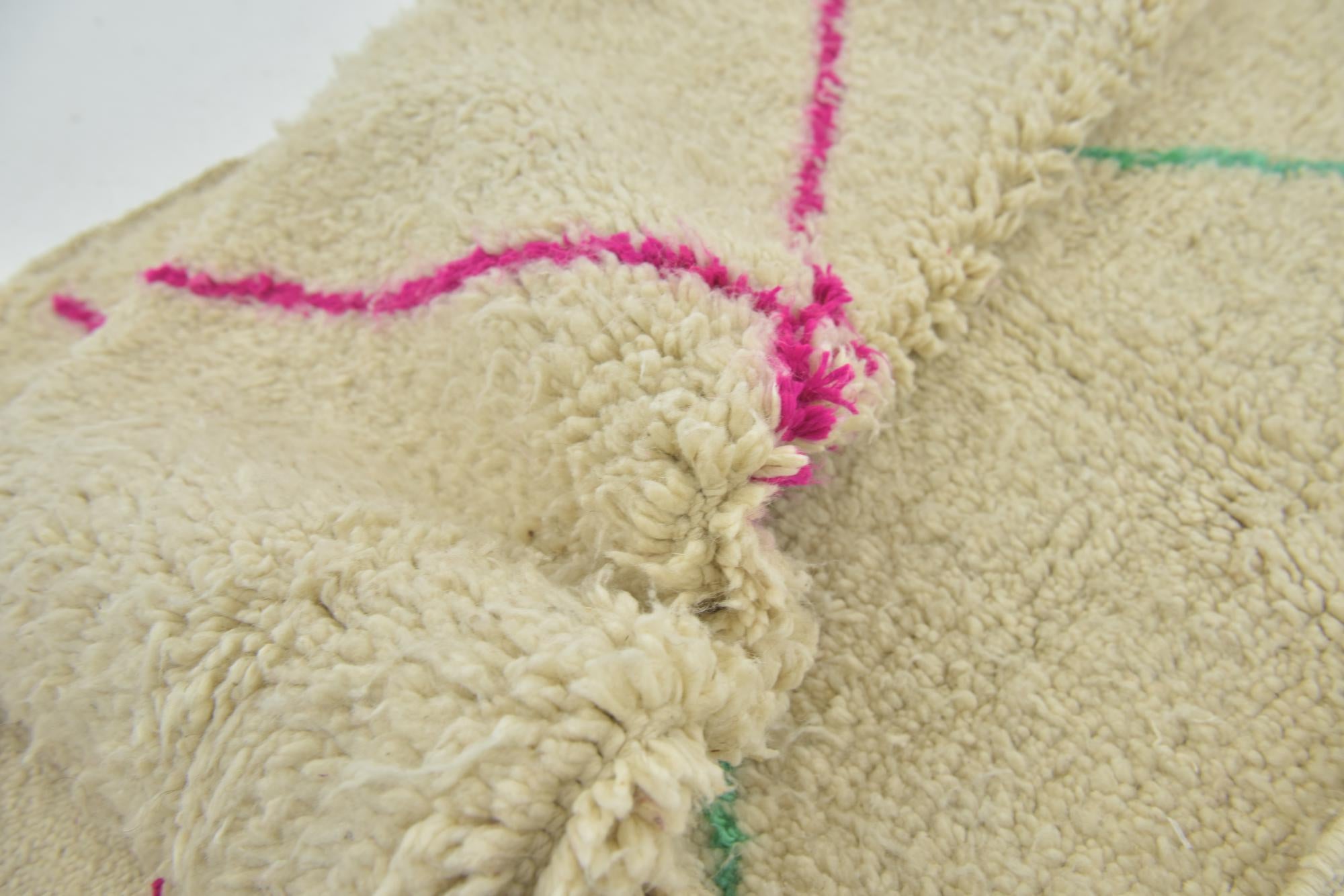 5' 2 x 8' Hand Knotted Moroccan Wool Rug