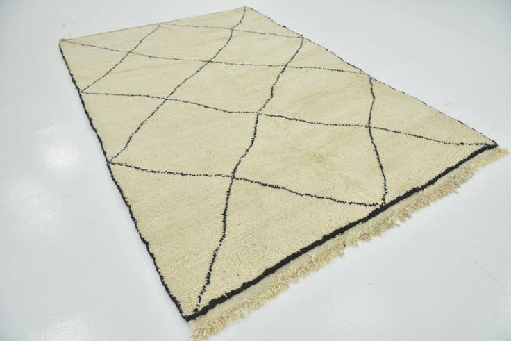 Detail image of 6' 6 x 9' Hand Knotted Moroccan Wool Rug