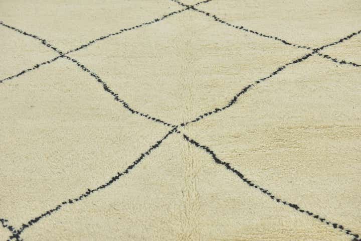 6' 6 x 9' Hand Knotted Moroccan Wool Rug
