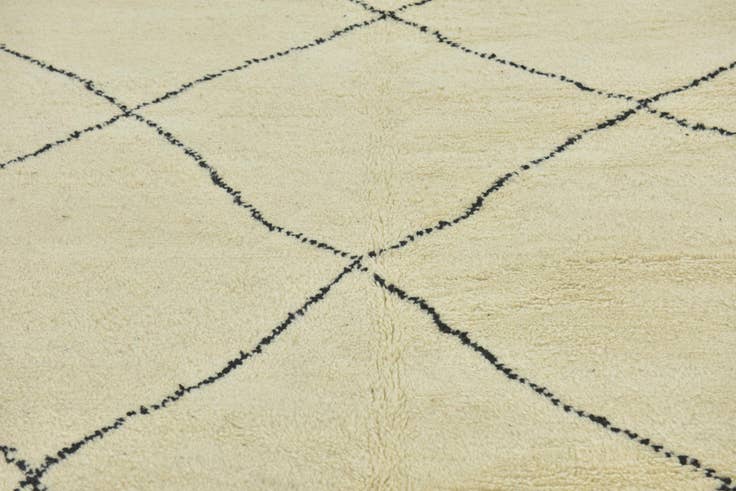 Detail image of 6' 6 x 9' Hand Knotted Moroccan Wool Rug