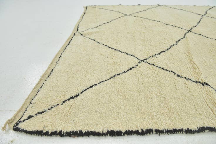 Detail image of 6' 6 x 9' Hand Knotted Moroccan Wool Rug