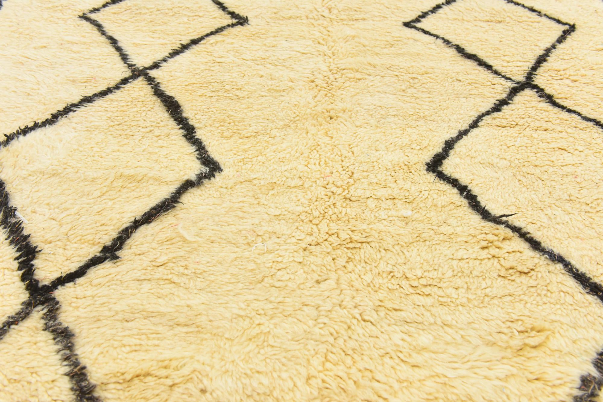 5' x 8' 5 Hand Knotted Moroccan Wool Rug