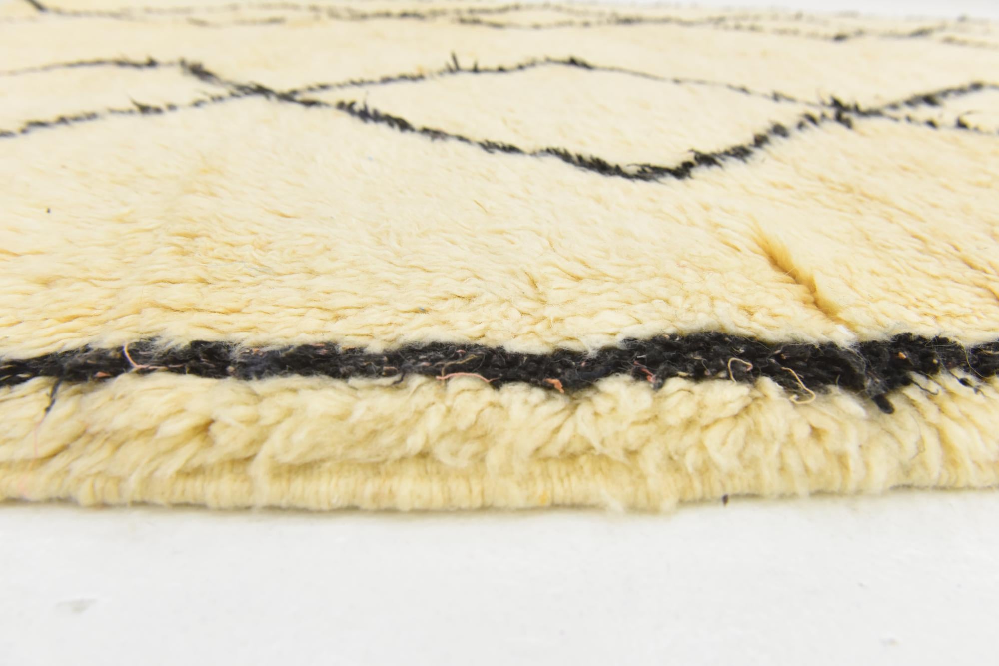 5' x 8' 5 Hand Knotted Moroccan Wool Rug